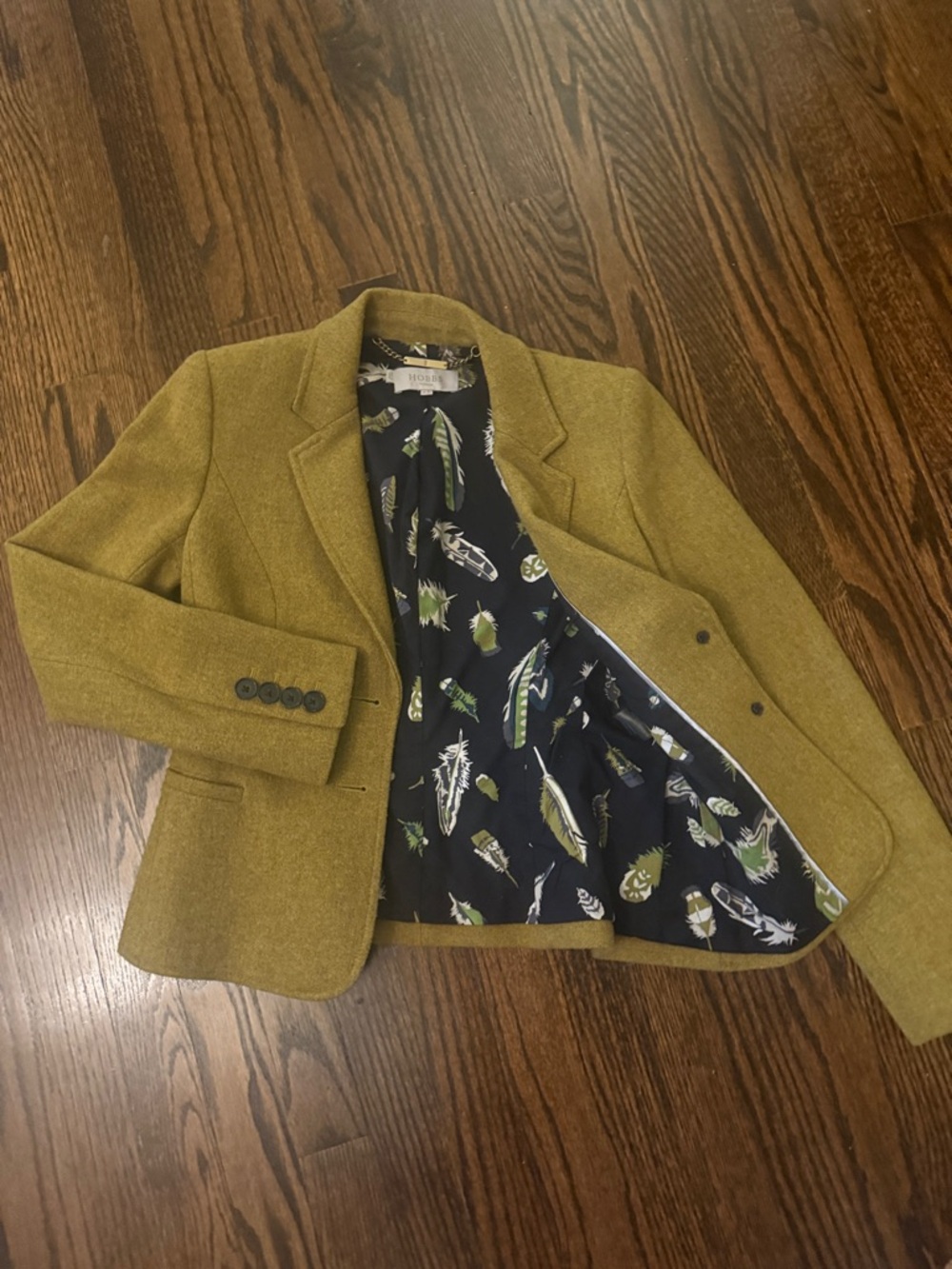 Hobbs London Blake Blazer | US 4 in Chartreuse - Picture 4 of 13